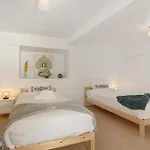 Дом отдыха The Yellow House