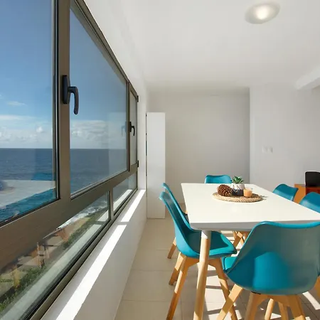 The Yellow House 別荘 *