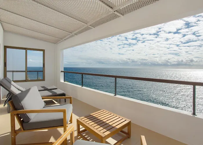 The Yellow House 滨海雅尔丁