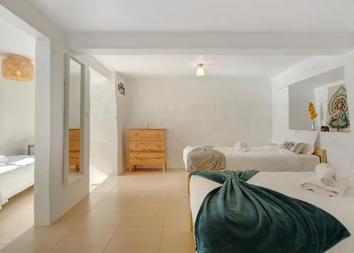 Semesterbostad The Yellow House